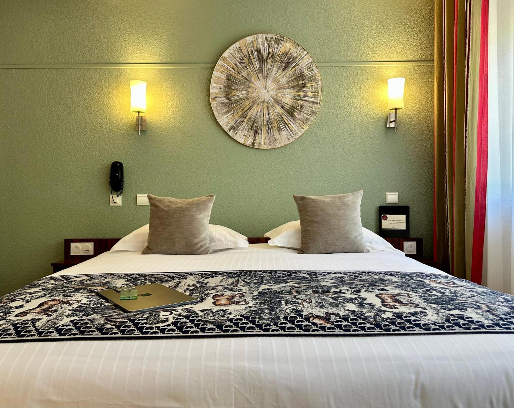 Hotel Brun Saint-Lattier Ngoại thất bức ảnh