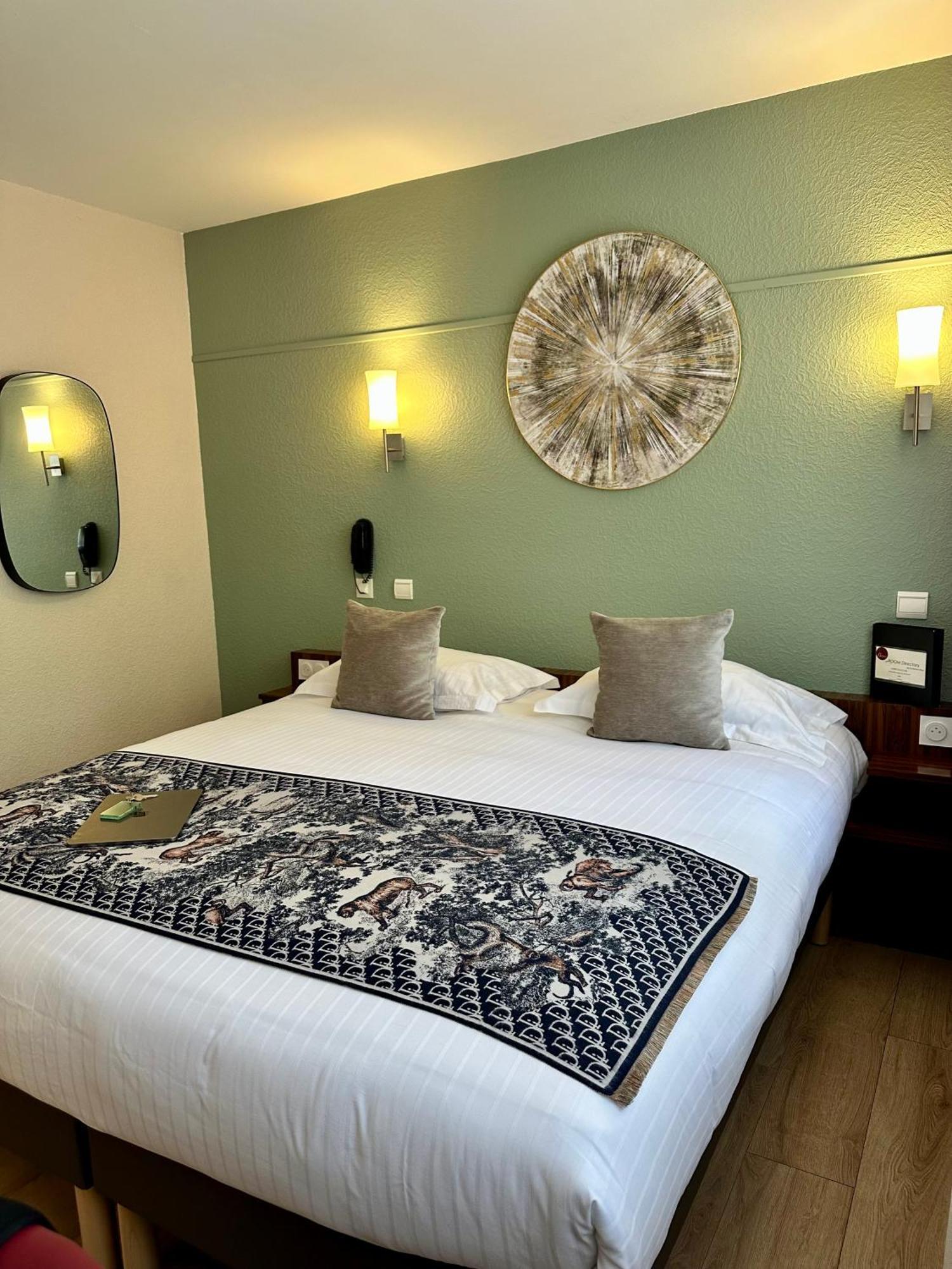 Hotel Brun Saint-Lattier Ngoại thất bức ảnh