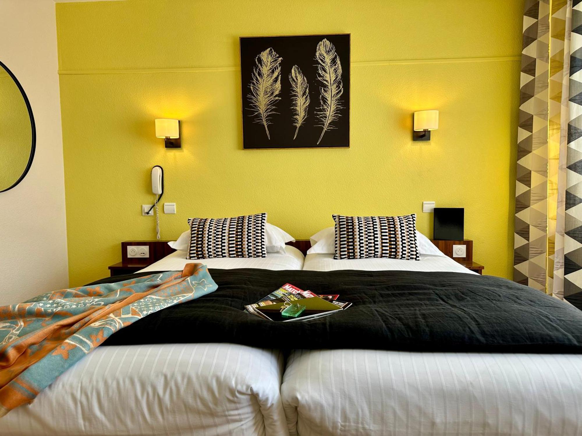 Hotel Brun Saint-Lattier Ngoại thất bức ảnh