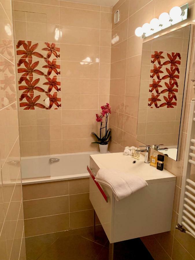 Hotel Brun Saint-Lattier Ngoại thất bức ảnh