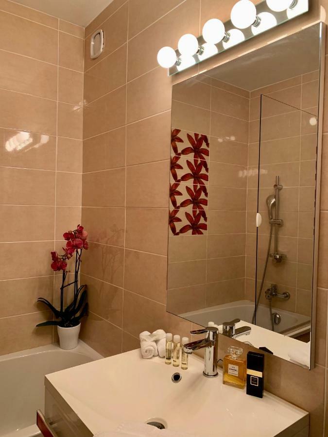 Hotel Brun Saint-Lattier Ngoại thất bức ảnh